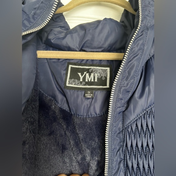 Junior Girls Puffer Jacket. Brand New and only used once. - Picture 2 of 3